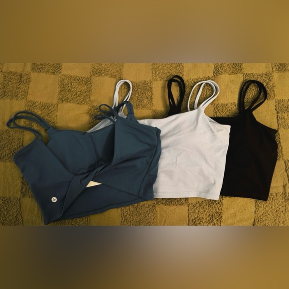 Halara twist-back workout top bundle - Picture 2 of 3